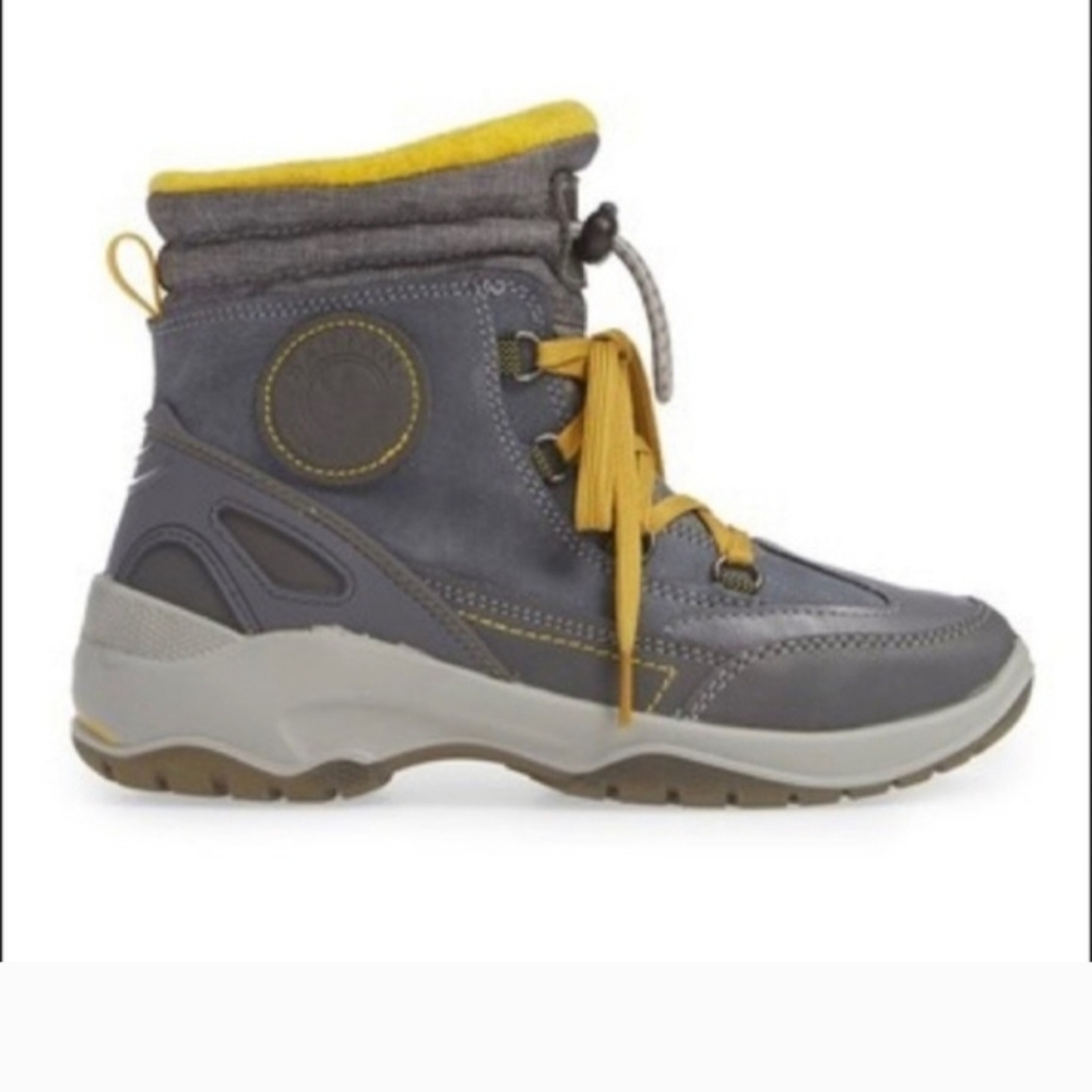 NWOT Santana Canada Torino waterproof grey boots Size 8/38